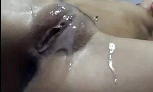 تین شوقیہ کم شاٹس، ب ...
